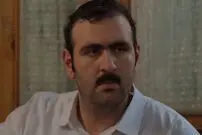 عکس| سفر به گذشته؛ «بهروز» سریال پایتخت 7 در پشت صحنه یک فیلم کوتاه؛ سال 1404