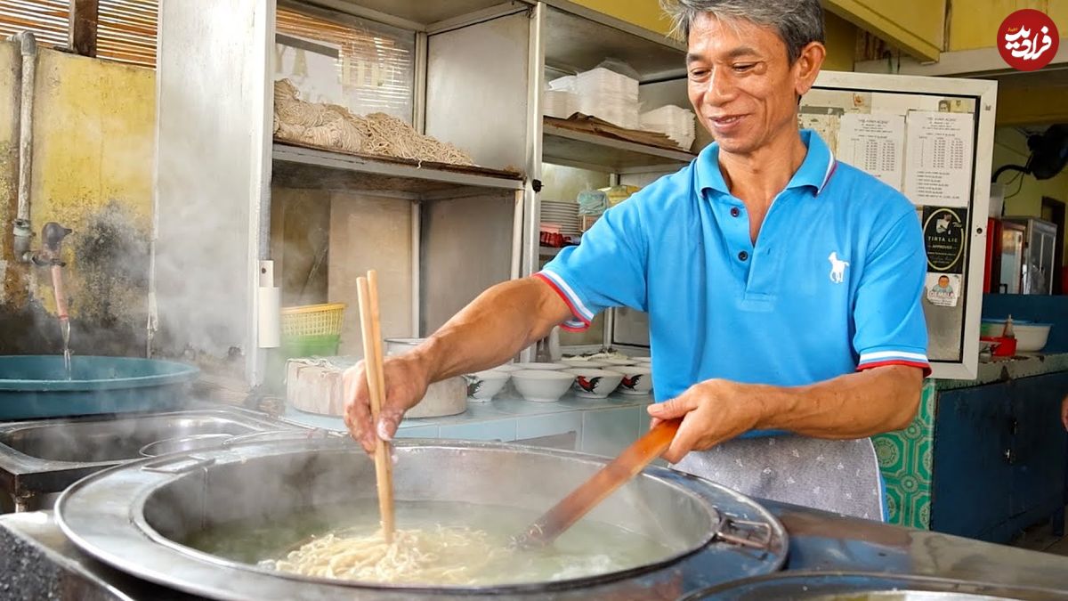 ببینید| غذای خیابانی در اندونزی؛ پخت محبوب ترین نودل مرغ در جاکارتا