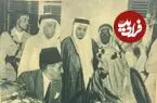 عکس| سفر زمان؛ اولین پادشاه عربستان و فرماندار کل پاکستان در حال خوردن یک گوسفند کامل؛ سال 1332