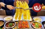 ببینید؛ غذای خیابانی در کره؛ مارماهی کبابی و سرخ شده با پلو در سئول