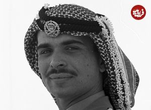 عکس| سفر در زمان؛ «ملک حسین پادشاه اردن» در کنار مادرش در یک خانه سالمندان در سوئیس؛ سال 1331