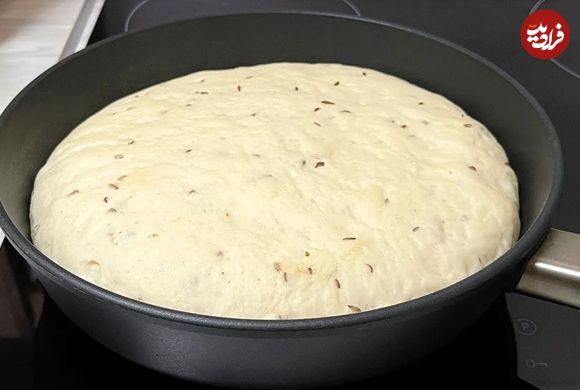 (ویدئو) از نانوایی نان نخرید؛ با این روش هلندی خیلی ساده در ماهیتابه درست کنید