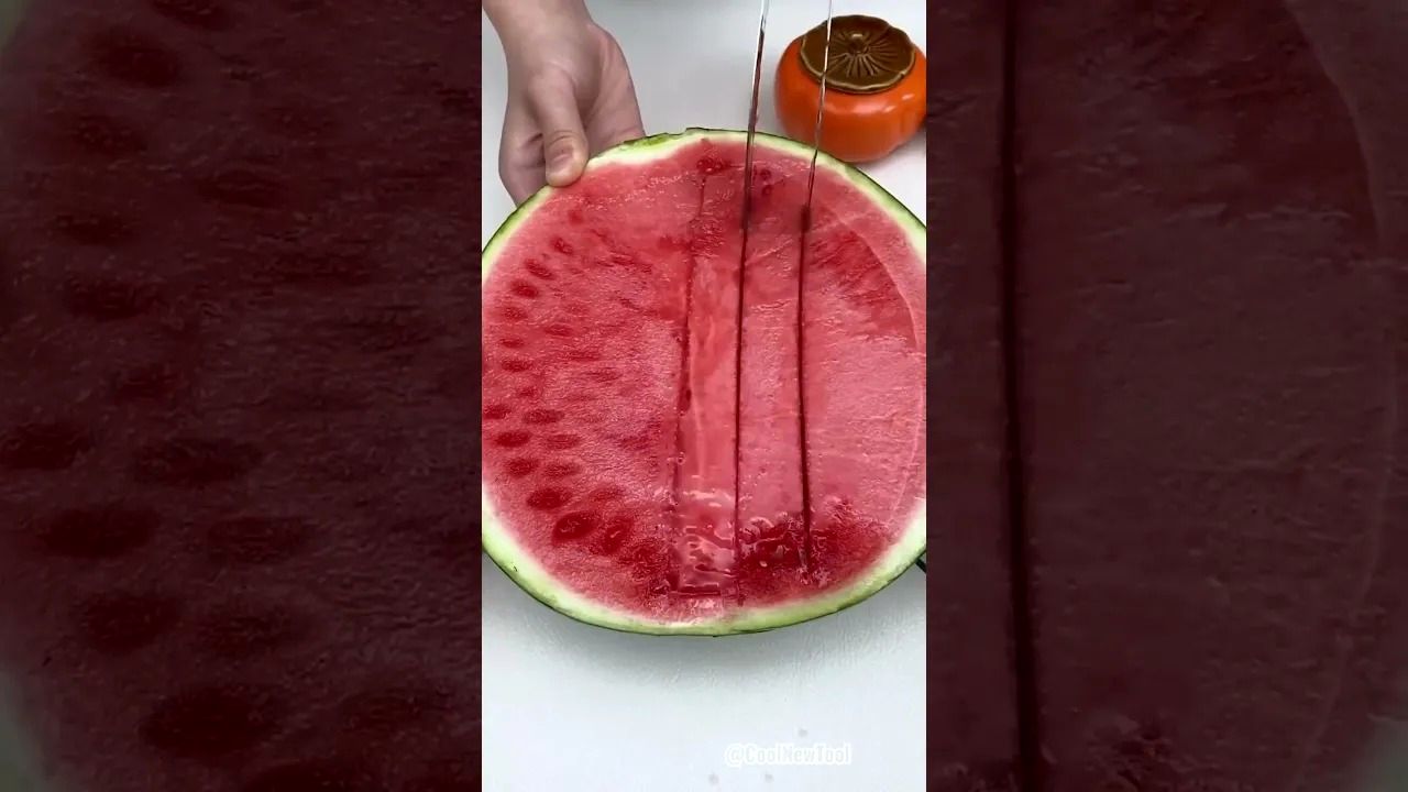 (ویدئو) این ابزار ساده مثل آب خوردن هندوانه را ماهرانه برش می زند!