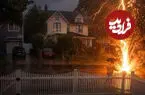 ببینید| لحظه هولناک اصابت صاعقه به مردی مقابل خانه