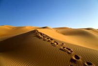 دریاچه‌ای با عمق ۴۲ متر، در بیابان‌های عربستان!