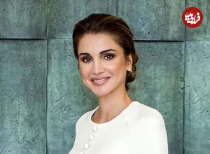 عکس| سفر در زمان؛ «ملکه رانیا» در حال اهدای مدال به همسر نخست وزیر سابق لبنان در امان؛ سال 1378