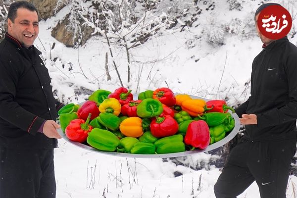 ببینید| غذای روستایی در آذربایجان؛ پخت یک املت متفاوت با فلفل دلمه ای و گوجه