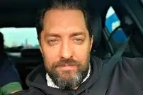 عکس| سفر در زمان؛ «بهرام رادان» در حال گفتگو با «بهروز وثوقی» در آمریکا؛ سال 95