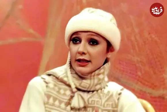 عکس| سفر در زمان؛ «گوگوش» در حال گریه کردن در مراسم خاکسپاری مهستی؛ سال 86