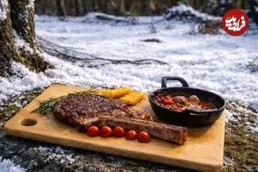 ببینید| غذای روستایی در آمریکا؛ پخت استیک روی آتش و در هوای برفی جنگل