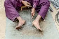 (ویدئو) مهارت فوق العاده کارگر پاکستانی در ساخت سبد سیمی فلزی 