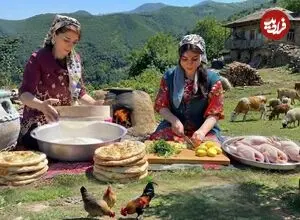 ببینید| غذای روستایی در ایران؛ پخت یک غذای سنتی با اردک و پخت نان تافتون