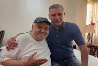 عکس| سفر زمان؛ «اکبر عبدی و فرهاد خان‌محمدی» در نمایی از فیلم «ریحانه»؛ سال 68