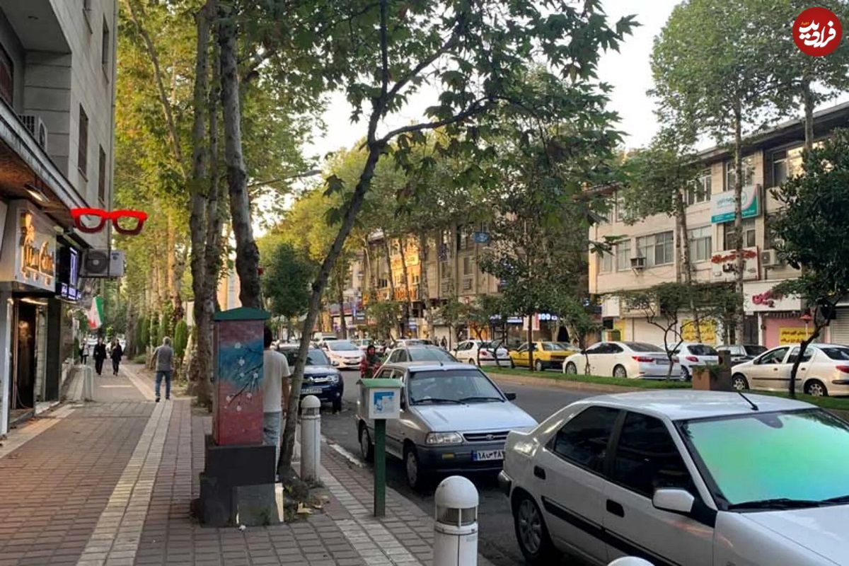 عکس؛ سفر در زمان؛ «5 جوان گیلانی در بلوار گلسار رشت، وقتی زمین خالی بود»؛ سال 1355