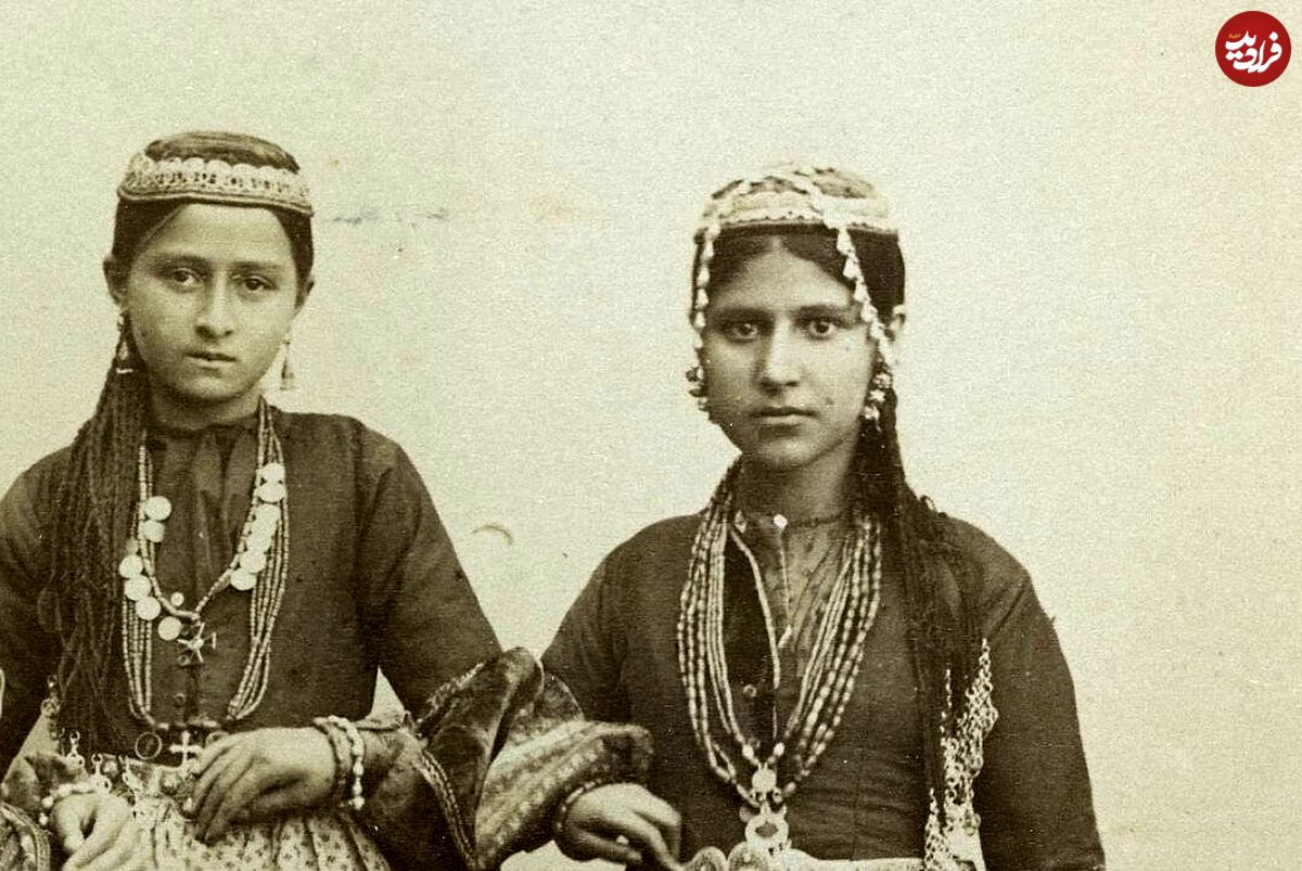 تصاویر؛ سفر به عصر قاجار؛ از «مظفرالدین شاه و صندلی چوبی» تا «خانوادۀ ارمنی و نقاشی عیسی مسیح»