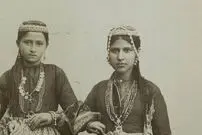 تصاویر؛ سفر به عصر قاجار؛ از «مظفرالدین شاه و صندلی چوبی» تا «خانوادۀ ارمنی و نقاشی عیسی مسیح»