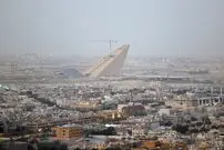 پایان ماه عسل طرح های توسعه بلندپروازانه عربستان سعودی؛ حقوق و مزایای شغلی کاهش یافت؛ ریاض برای ادامه این روند به نفت 100 دلاری نیاز دارد