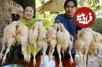 ببینید| غذای روستایی در کامبوج؛ پخت یک غذای محلی با مرغ با پیاز و تخم مرغ