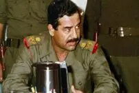 عکس| سفر زمان؛ «صدام» در کنار خواهر، همسر اول و فرزندان اش؛ دهه 50