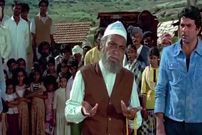 عکس؛ سفر در زمان؛ «بازیگر نقش آقا میرزا در فیلم شعله» در 97 سالگی؛ سال 89