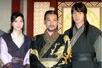 عکس| سفر به تاریخ؛ چهرۀ خندان «فرمانده هیاپ، یوری و موهیول» در پشت‌صحنه «امپراتور بادها»