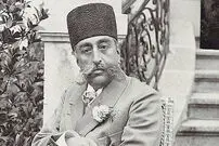 (عکس) سفر به دوران قاجار؛ محمدعلی شاه و حسینعلی میرزا اعتضادالسلطنه در کنار پدرشان مظفرالدین شاه؛ سال 1282