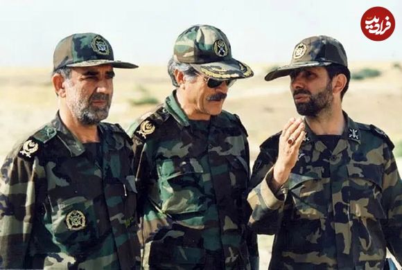 عکس؛ سفر در زمان؛ «روحانی، صیاد شیرازی و رهبر انقلاب» در یک جلسه نظامی؛ دهه 60