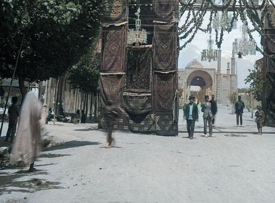 (تصاویر) عکس‌هایی از جشن سلطنت رضاخان؛ از دروازه قزوین تا قورخانه