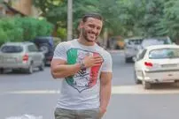 ( ویدیو) دور دور آرمین زارعی در خیابان‌های تهران با بنز آخرین مدل