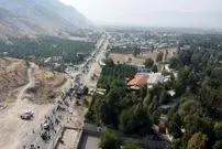 عکس| سفر به ایران قدیم؛ دختر کازرونی سوار بر گاو؛ 135 سال قبل
