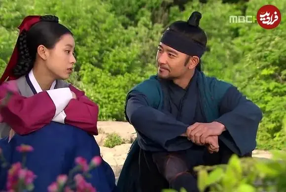 عکس| سفر در زمان؛ «چان سو» در حال گاز زدن هویج در پشت صحنه سریال دونگ یی؛ سال 1388