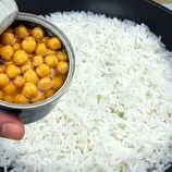 ببینید| با نخود و برنج این غذای جدید و ساده را درست کنید