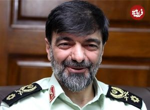 عکس؛ سفر در تاریخ؛ «سردار رادان» با کلاشینکف در جبهه؛ اوایل دهه 60