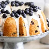 طرز تهیه کیک لیمو و بلوبری؛ یک معجون تابستانی