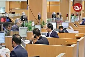 ببینید؛ افشای فیش حقوقی یک کارمند رده متوسط بانک توسط مجری صداوسیما 