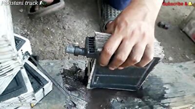 ( ویدیو) مراحل عجیب ساخت باتری خودرو در پاکستان