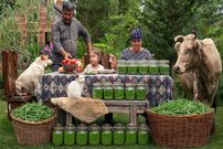 ببینید؛ غذای روستایی در آذربایجان؛ برداشت لوبیاسبز و تهیه کنسرو و پخت غذا با آن