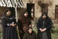 تصاویر| سفر به عصر قاجار؛ از «پشت‌بام‌های رشت» تا «اسب‌سواری شاه در شهرستانک»