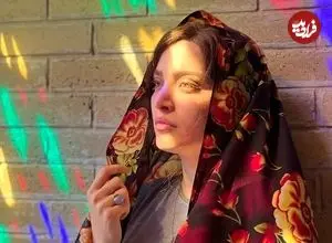 عکس| سف زمان؛ بالا رفتن گربه‌ها از سر و کول «بهنوش طباطبایی» در کافه؛ سال 1403