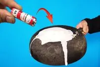 (ویدئو) چگونه با باتری 1.5 ولتی همه چیز را مثل آب خوردن تمیز کنیم؟