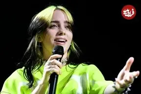 عکس| سفر در زمان؛ «بیلی ایلیش 18 ساله» در حال اجرا در کنسرت اش در برلین؛ سال 1397