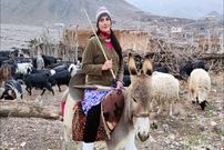 ببینید؛ غذای روستایی در ایران؛ پخت یک غذای ساده و سریع با سیب زمینی