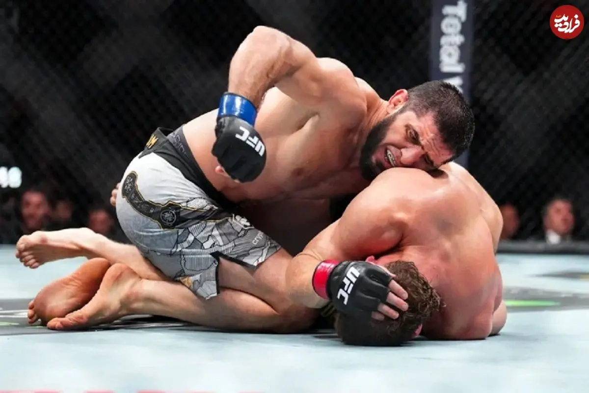 ببینید؛ اسلام ماخاچف با شکست جک دلا مادالنا قهرمان دو دسته UFC شد 