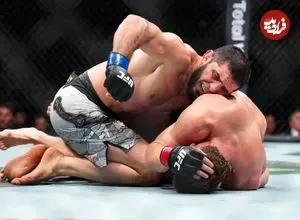 ببینید؛ اسلام ماخاچف با شکست جک دلا مادالنا قهرمان دو دسته UFC شد 