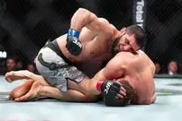 ببینید؛ اسلام ماخاچف با شکست جک دلا مادالنا قهرمان دو دسته UFC شد 