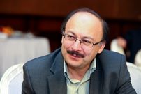 ببینید؛ بیژن عبدالکریمی: زندگی در اوین را به آمریکا ترجیح می‌دهم