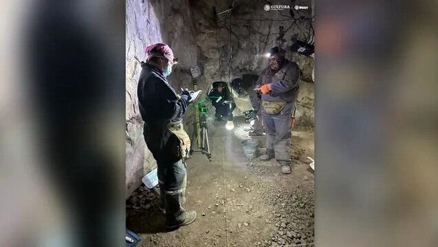 کشف گور ۲۵۰۰ساله در یک غار