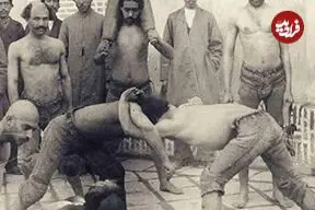 عکس| سفر زمان؛ تمرین کشتی‌گیرهای دوران قاجار در یک باغ