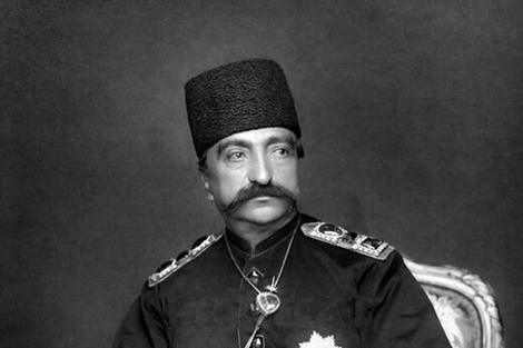 (عکس) ناصرالدین شاه صاحب اولین تلفن همراه ایران ؛ عجیب ولی واقعی