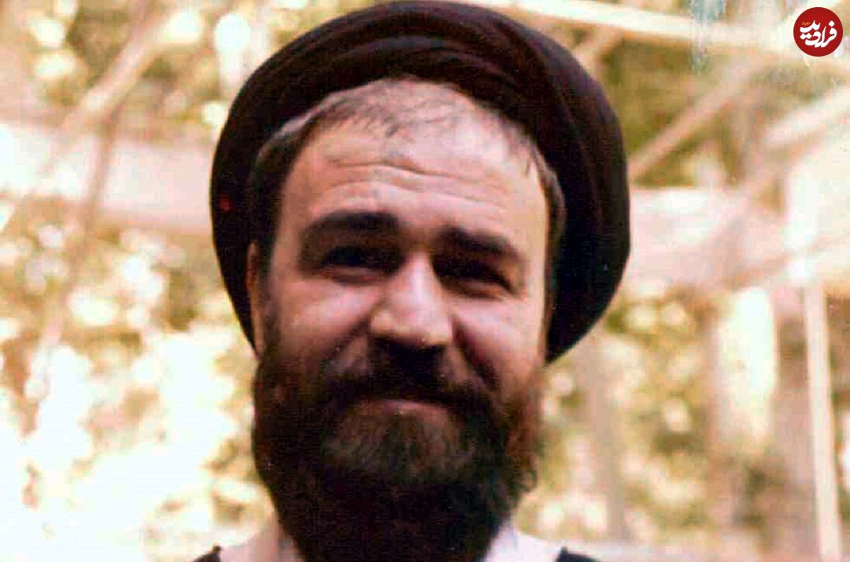 عکس؛ سفر در زمان؛ «سیداحمد خمینی در حال گفتگو با سیدمحمد غرضی»؛ اواخر دهه 60